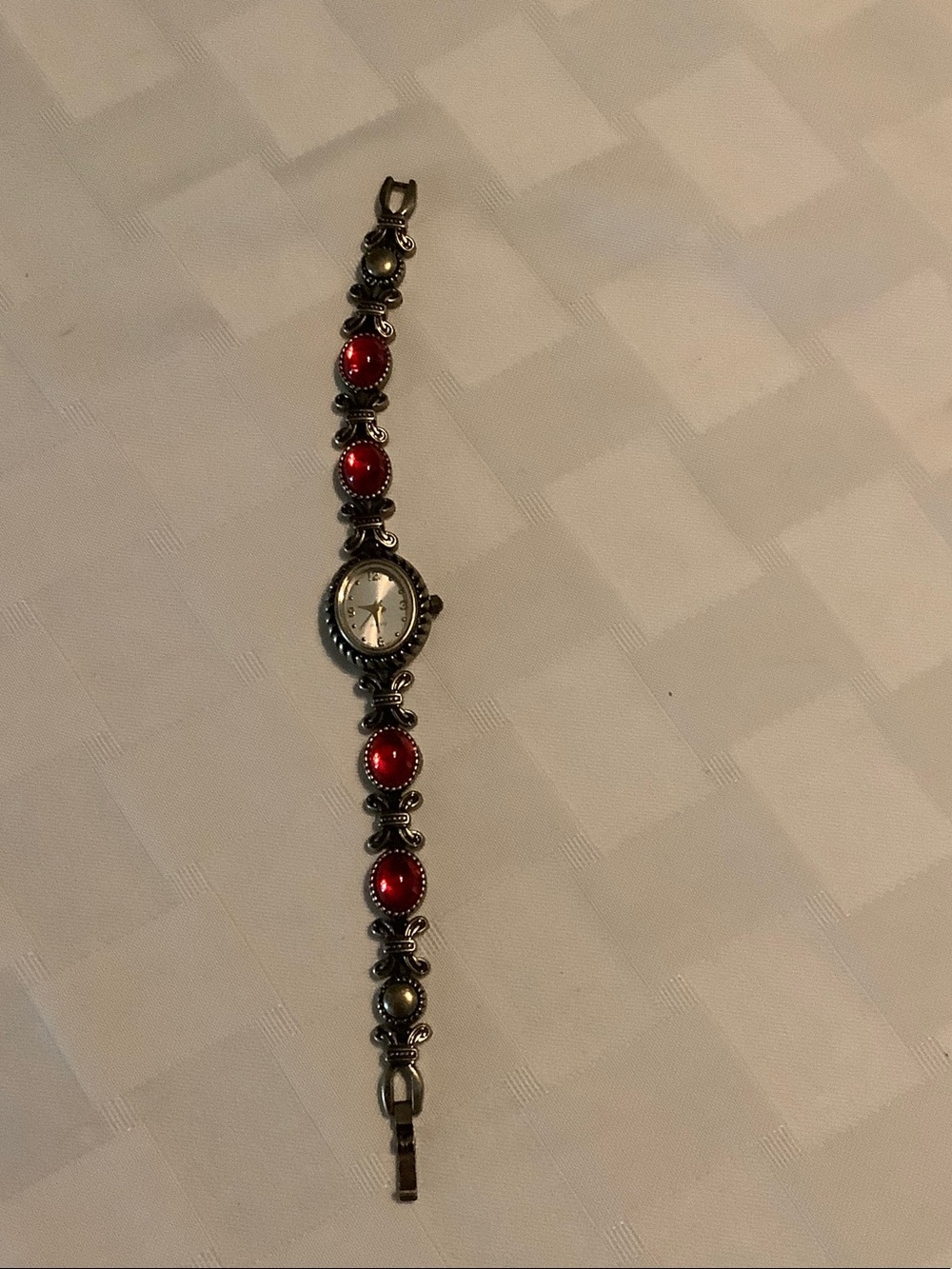 Vintage-Inspired Women's Gold Bracelet Watch with Red Accents